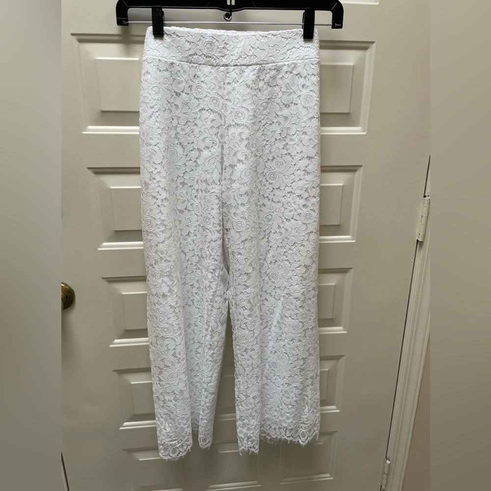 Isaac Mizrahi ankle length full leg white lace pants